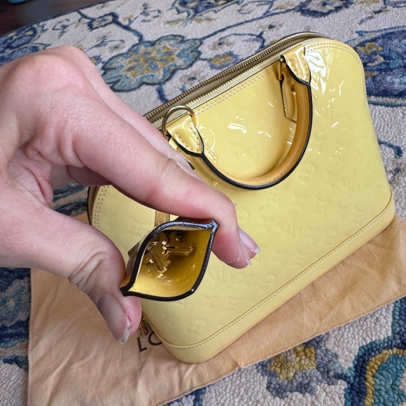 Authentic Louis Vuitton Alma Citrine Bag. - Picture 13 of 15